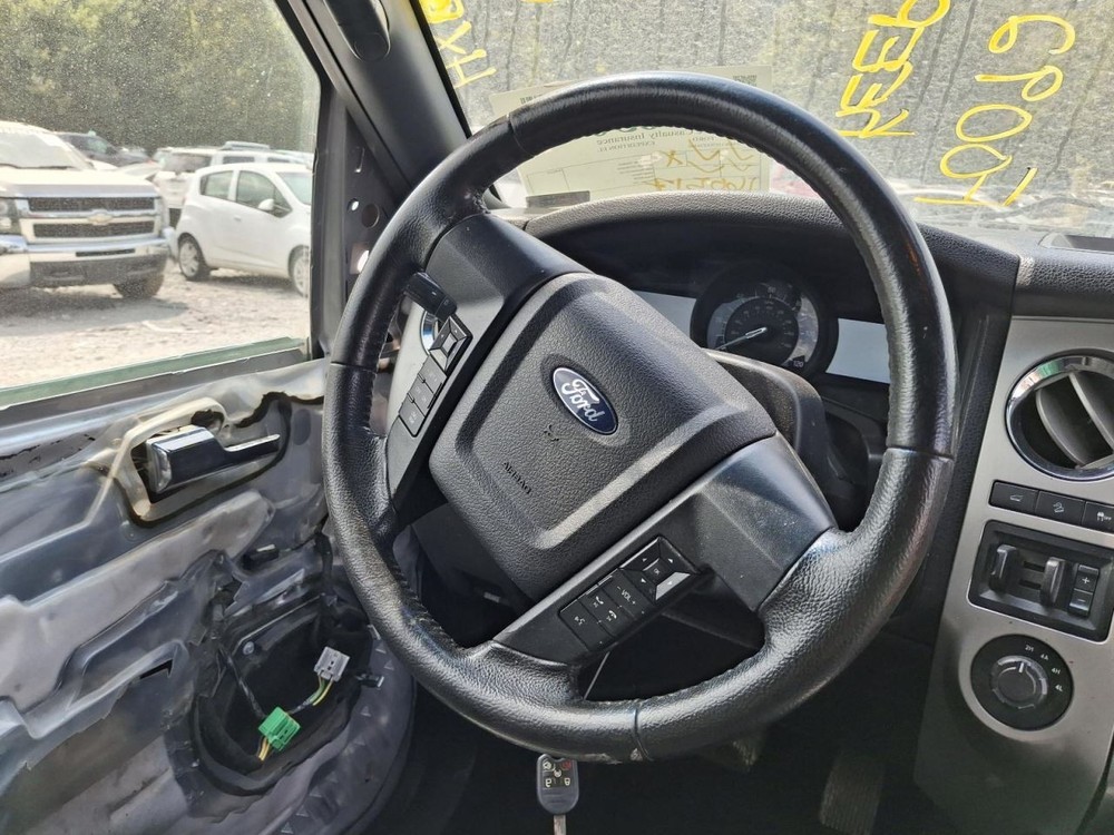 2015 Ford Expedition 8 Display Screen - Used, Reprogramming Needed, No Code