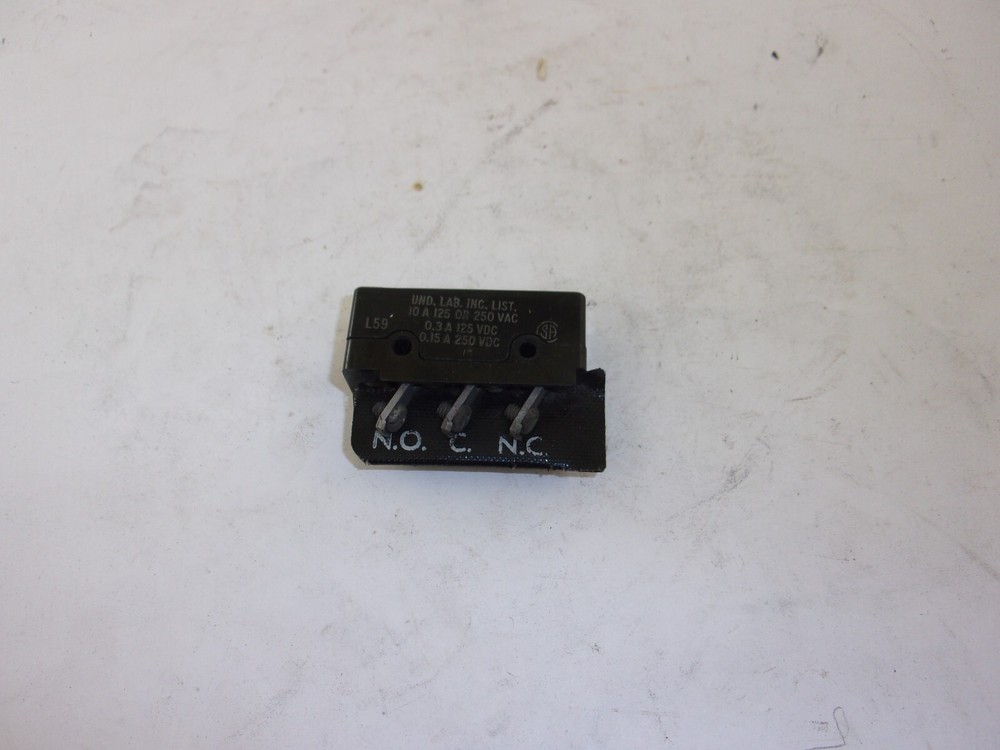 NEW MICRO SWITCH DT-2R714-B6