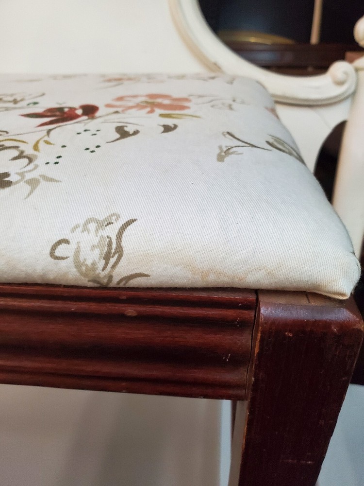 VINTAGE UPHOLSTERED WOODEN BENCH