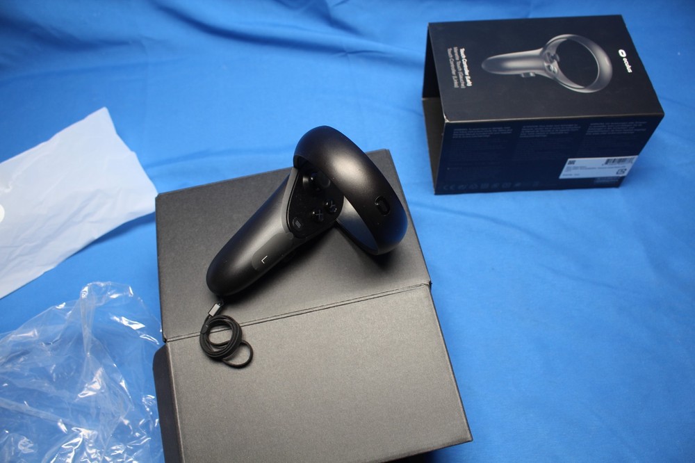 NEW Genuine Oculus Touch Controller LEFT Hand Black Compatible Rift S / Quest 1