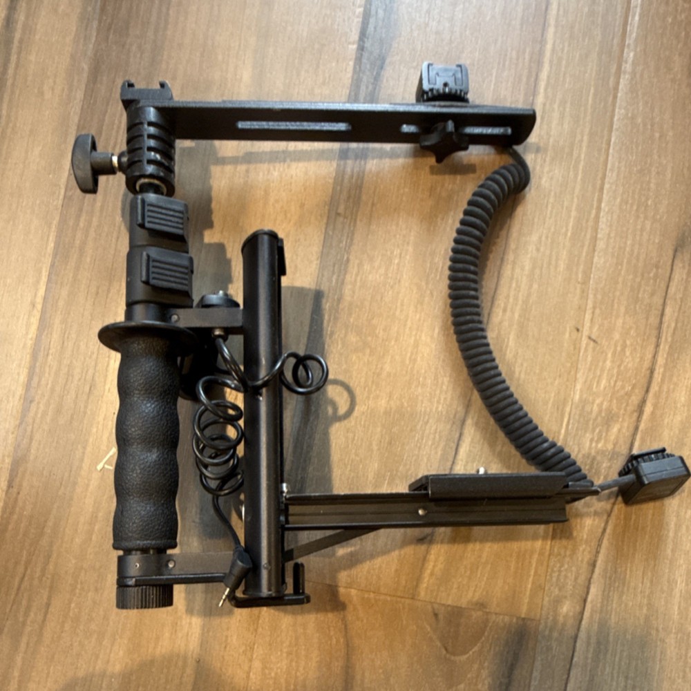 Universal Adjustable Camera Flash Bracket Hot Shoe Mount Padded Grip Swivel