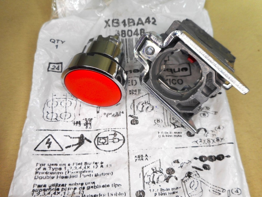 SCHNEIDER XB4BA42  push button, red (NIB)