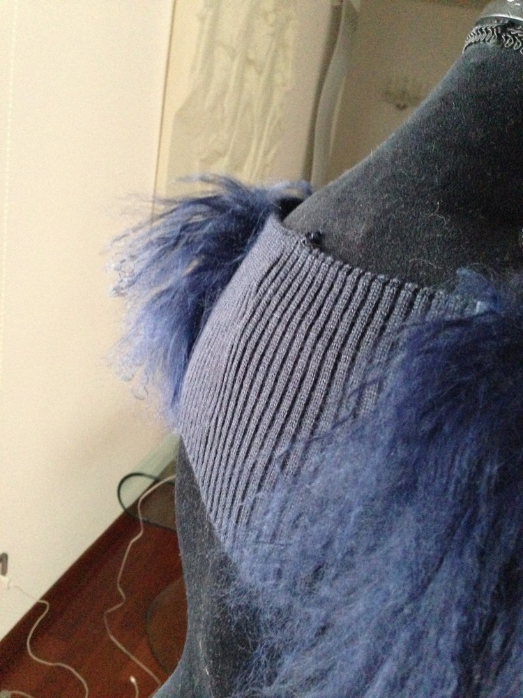 MONGOLIA PINKO SHOULDER COVERS