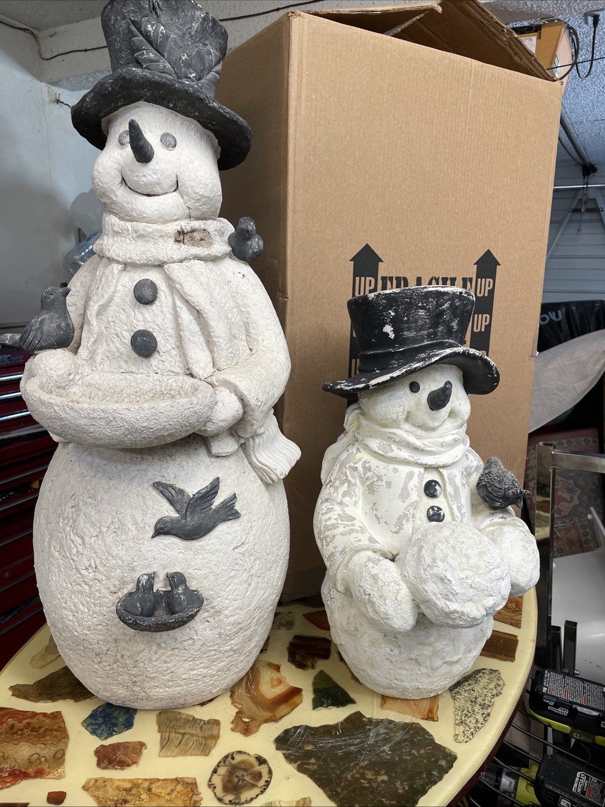 Christmas Snowman Bird Feeders Black Birds Fiberglass Mix Materials Beautiful 2