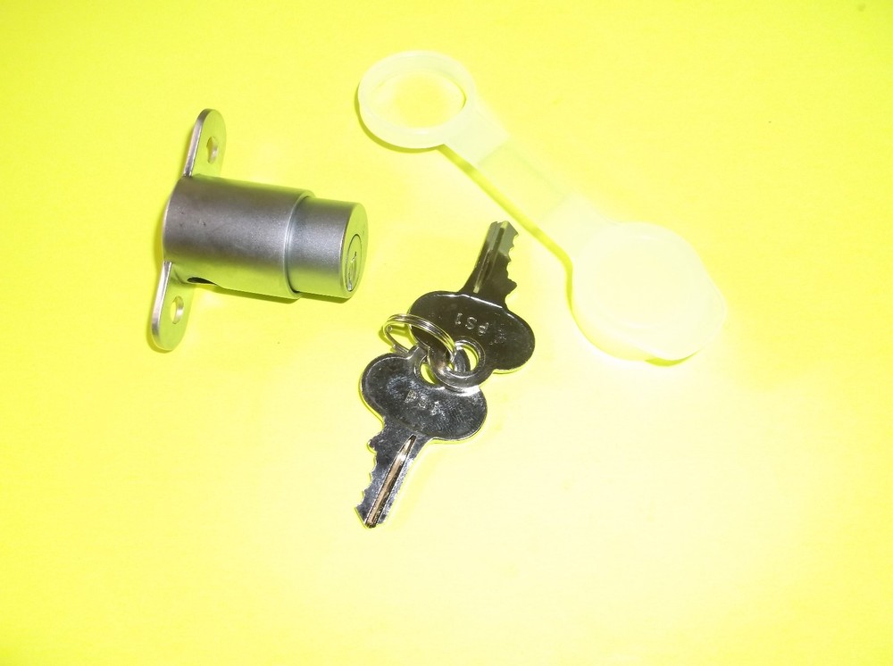 HURRICANE SHUTTER LOCK ACCORDION SHUTTER CENTER FOLD LOCK