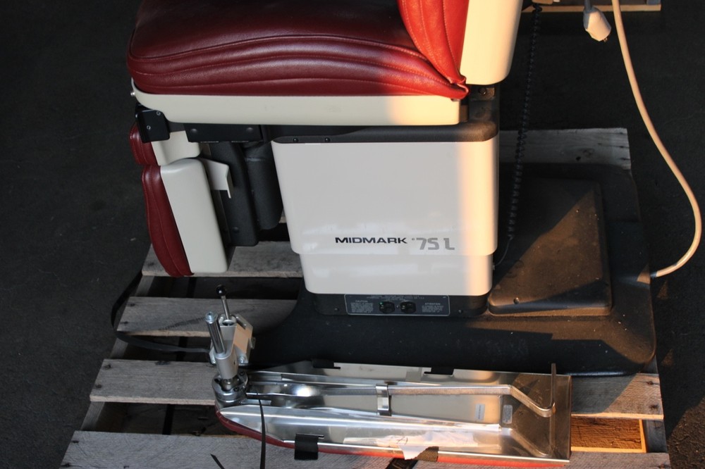 Midmark 75L Model 411 Exam Table 115V WORKING