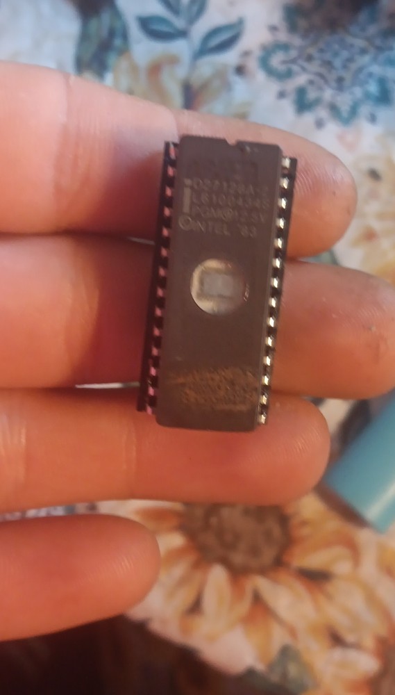 Intel D27128A EPROM Memory ICs 28-Pin Parallel Through-Hole Ceramic Copper