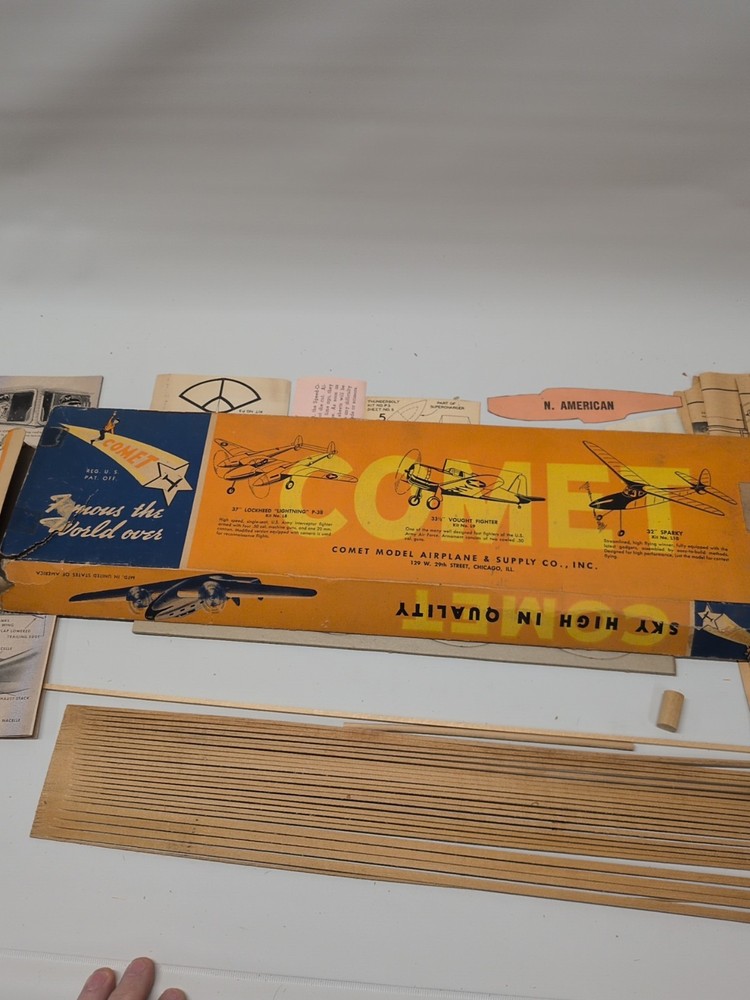 Comet Kit P3 "Thunderbolt P-47" Vintage 1940s balsa Plane
