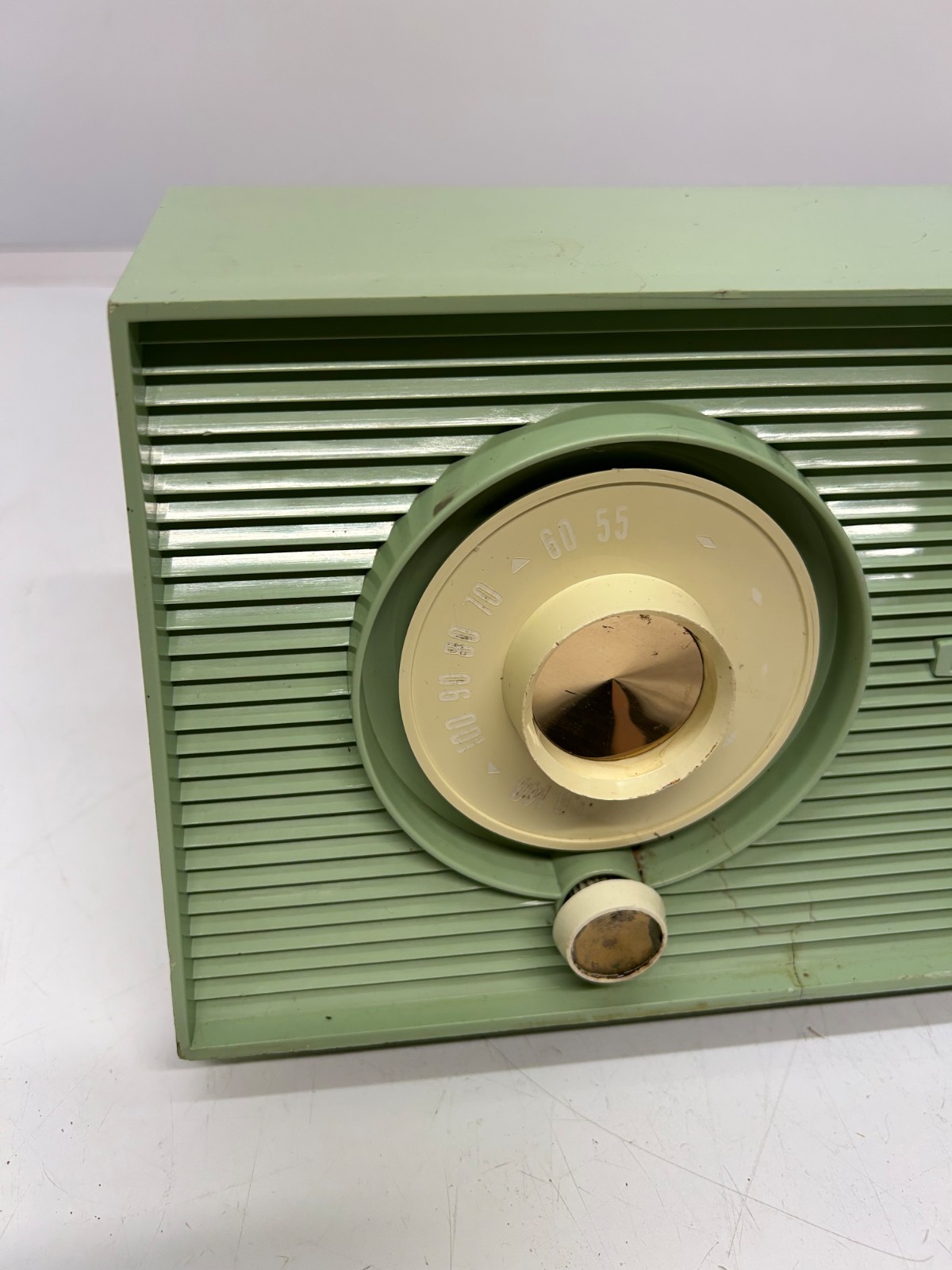 Vtg General Electric Maybe T-103A Mint AM Tube Radio MCM Powers On As Is