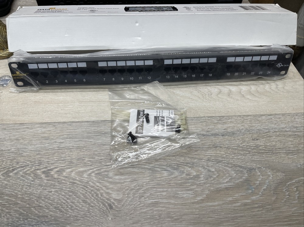 DataComm Electronics CAT5e 24 Port Patch Panel