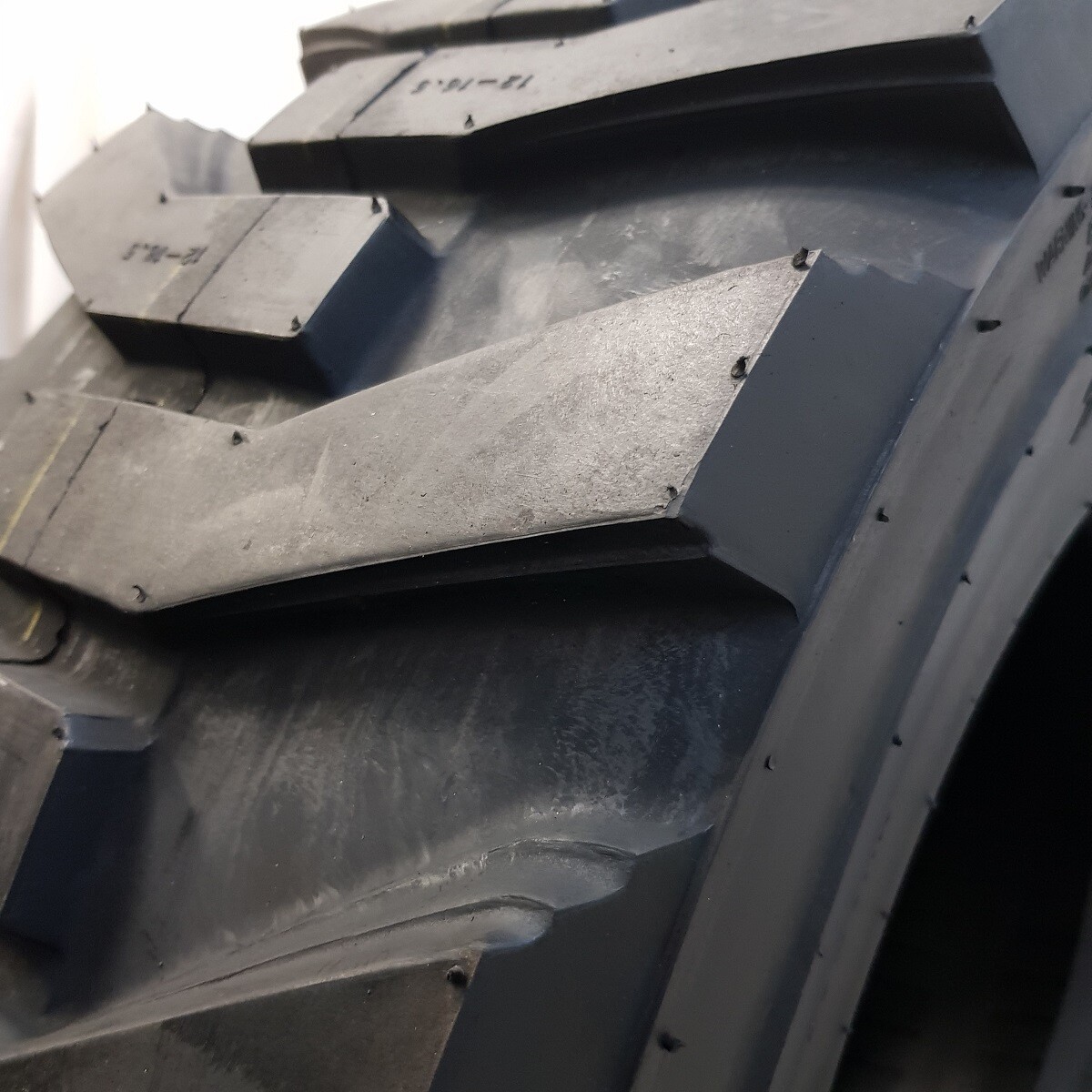 12-16.5, 12x16.5 ROAD CREW NHS TW171, 14 PLY SKID STEER TIRES FOR BOBCAT