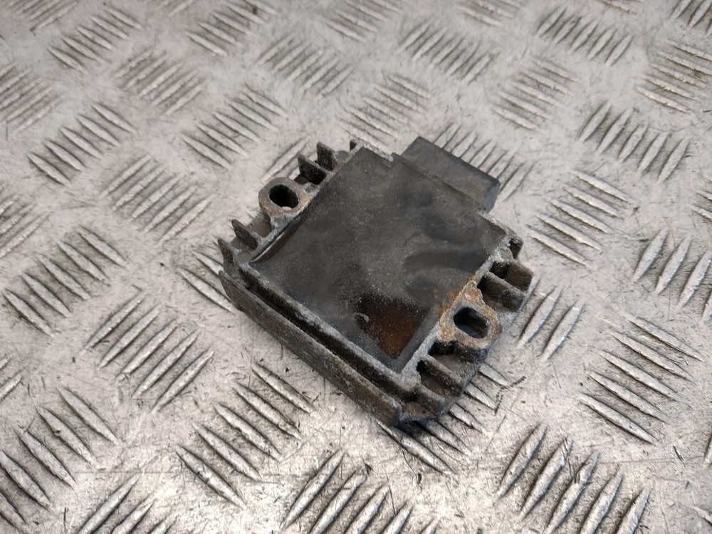 2012 APRILIA SR MOTARD 125 RECTIFIER REGULATOR