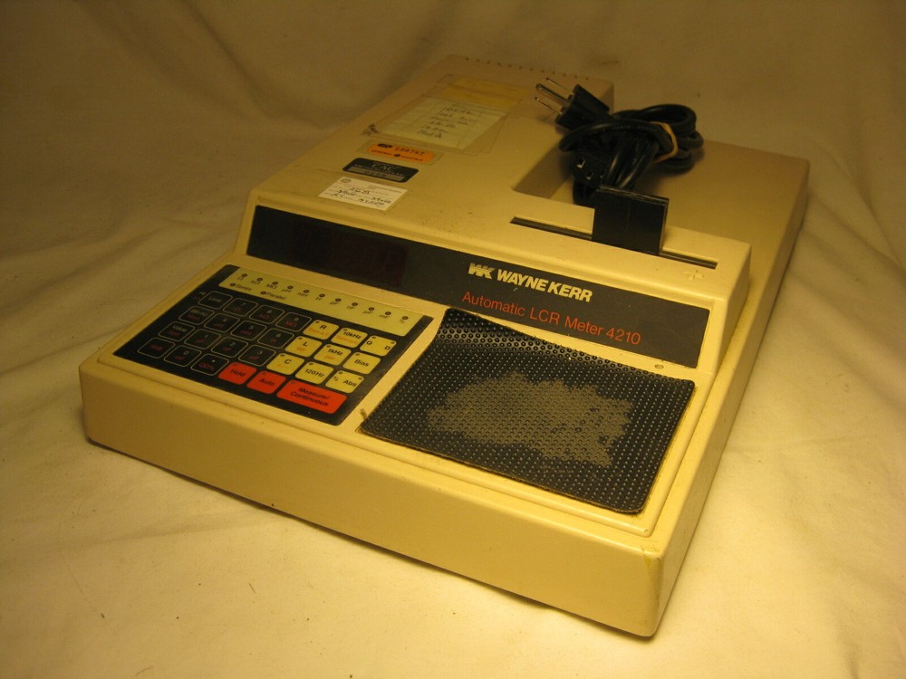 Wayne Kerr Automatic LCR Meter 4210 digital electronic test equipment *powers on
