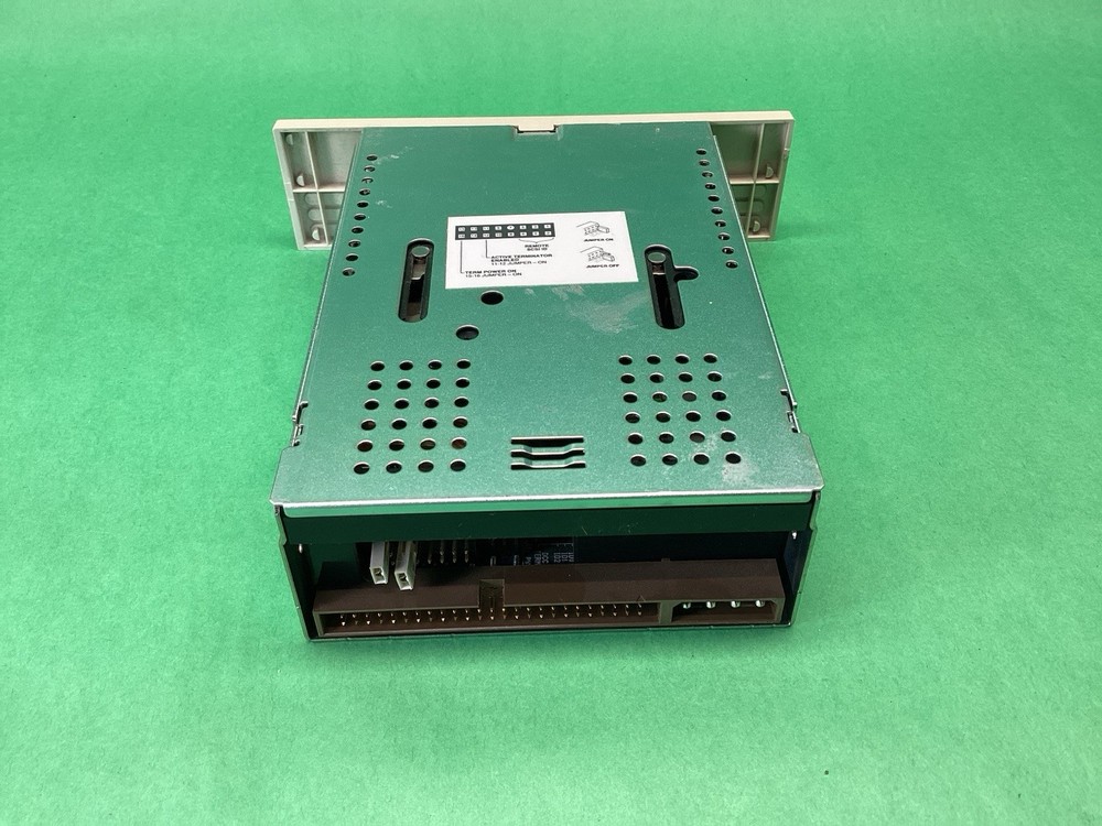 Seagate SCORPION STD28000N SCSI Beige Tape Backup Data Drive - UNTESTED