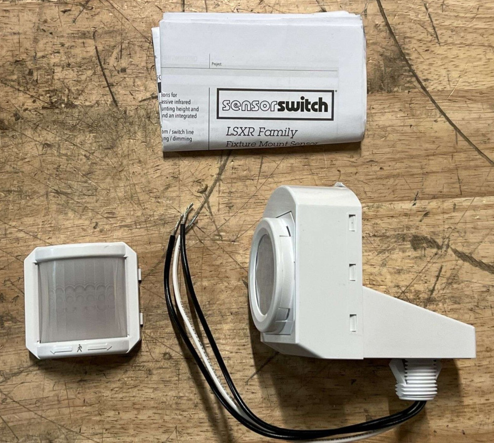 SENSOR SWITCH LSXR 650 Occupancy Sensor: Fluorescent/LED Passive Infrared 20VE58