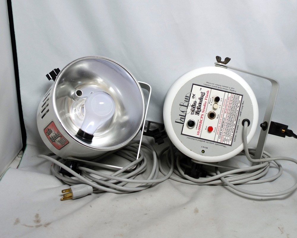 White Lightning WL1000 BCPS Paul C Buff Studio Strobe Lights Used 2x