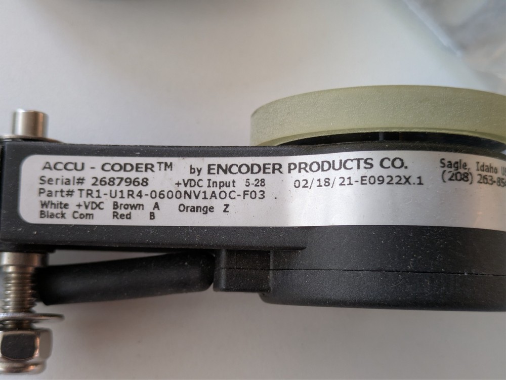 Encoder Products Co. ACCU-CODER ENCODER TR1-U1R4-0600NV1AOC-F03 with bracket