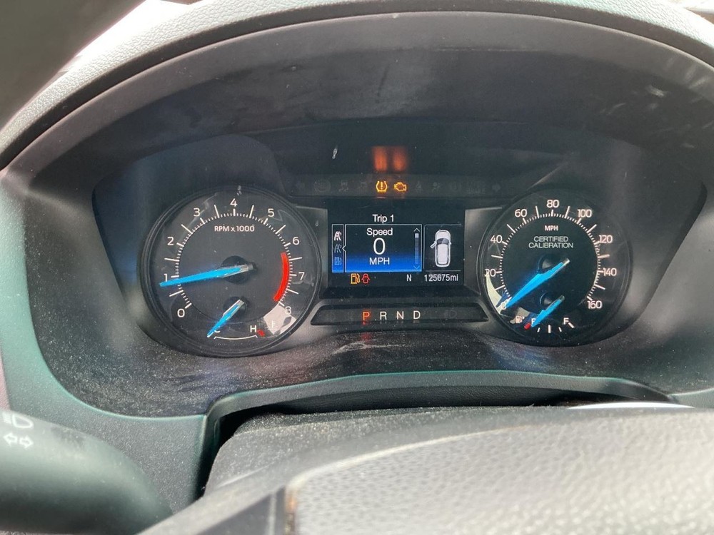 EXPLORER 2017 Glove Box 4942016