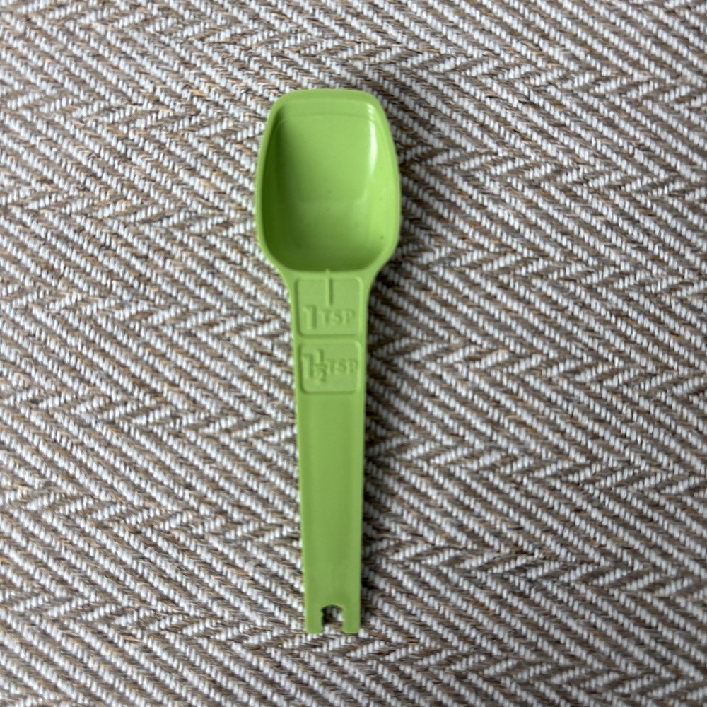 Tupperware 1 TSP 1 1/2 Measuring Spoon Green #11271 Replacement Teaspoon Kitchen