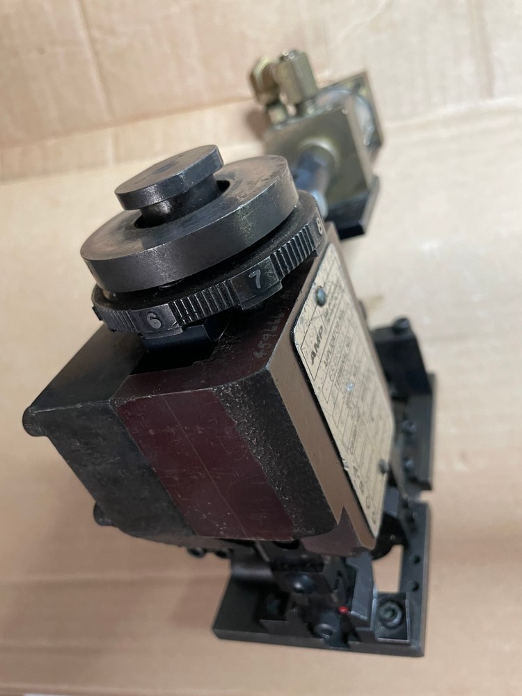 AMP Applicator 687658-1 N