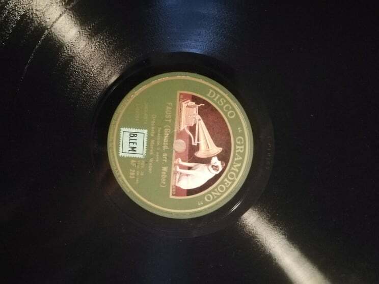 Gramophone disk - disco gramofono