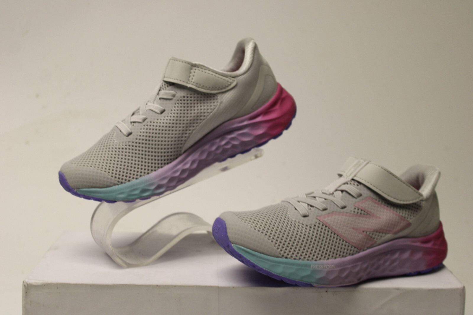 New Balance Fresh Foam NEW Arishi v4 Bungee Lace with Top Strap Girls Kids Youth