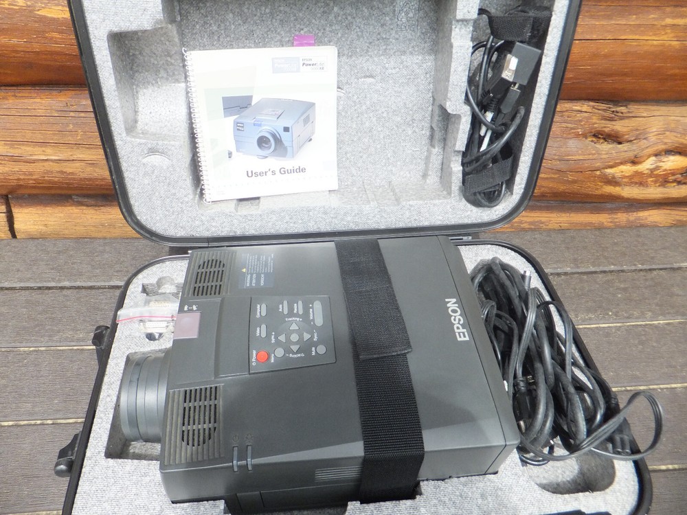 Epson PowerLite 5000XB, ELP-5100 LCD Projector W/ Case, Guide, Remote & Cables