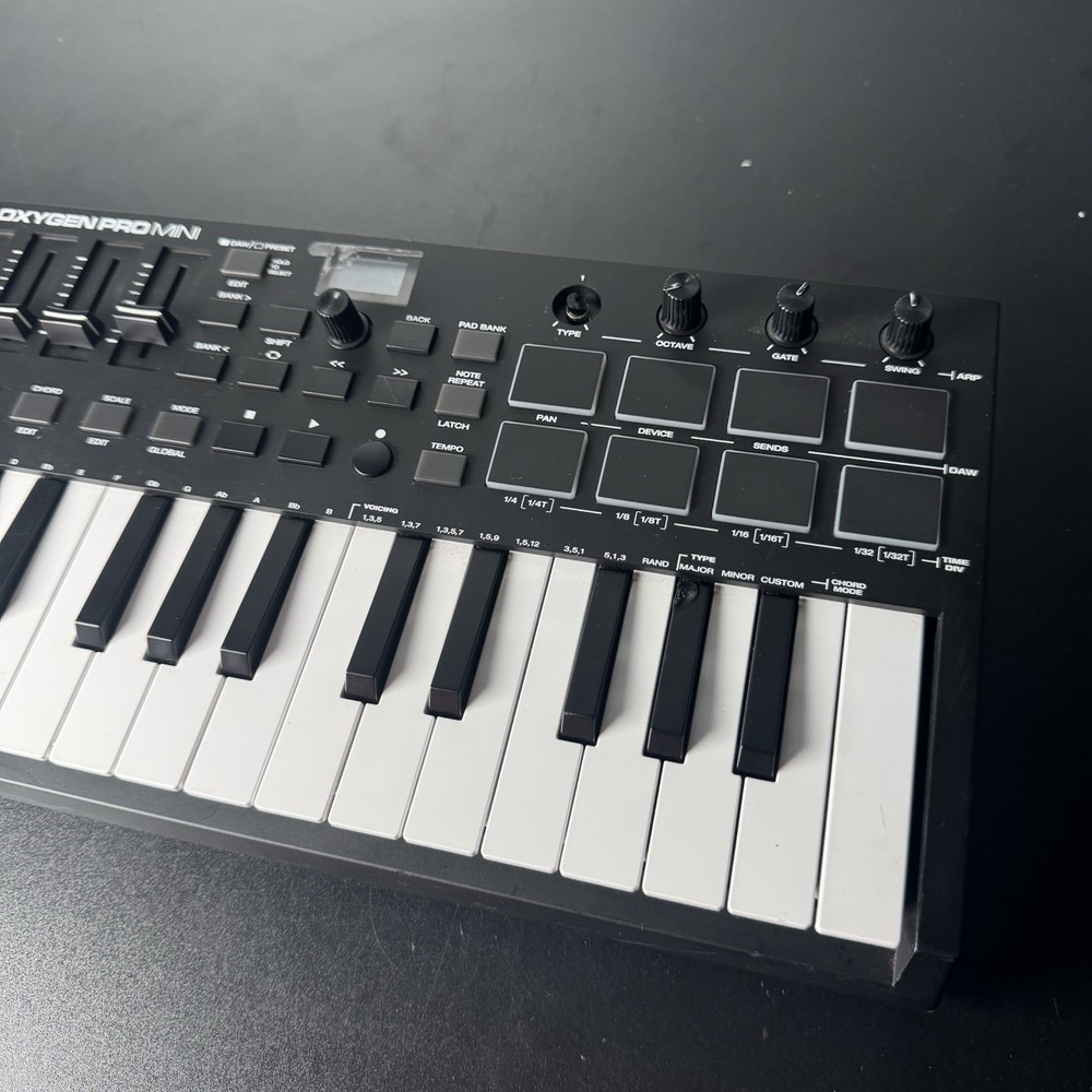 M-Audio Oxygen Pro Mini 32-key USB Midi Controller