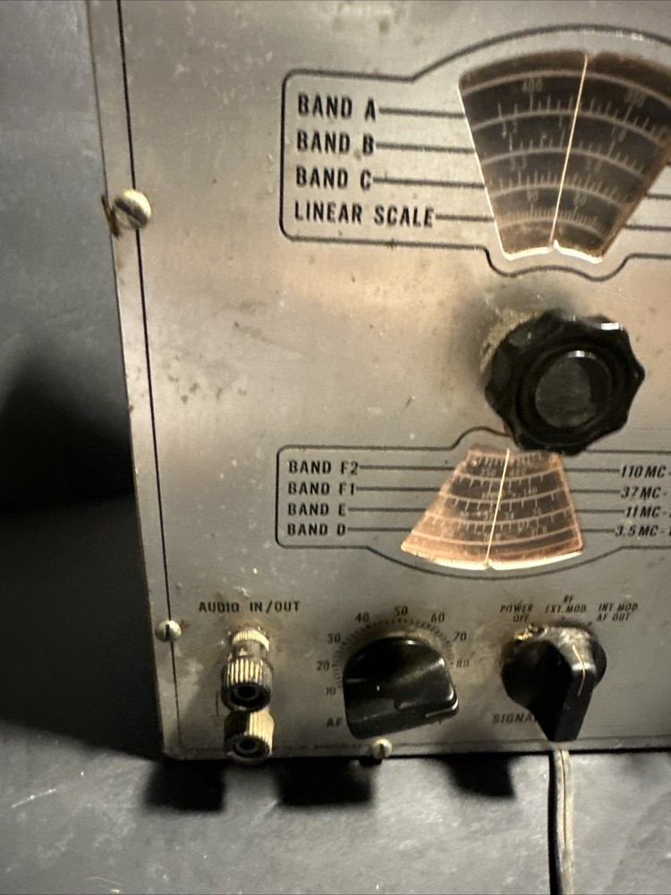 Eico Signal Generator Model 324 Untested, Powers On, Lights Up Untested #P