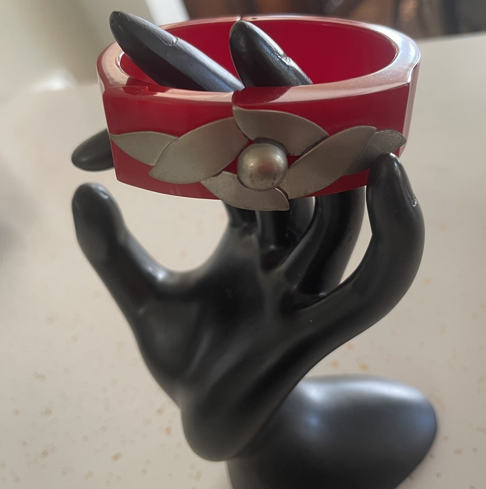 Red Bakelite and metal hinged bracelet