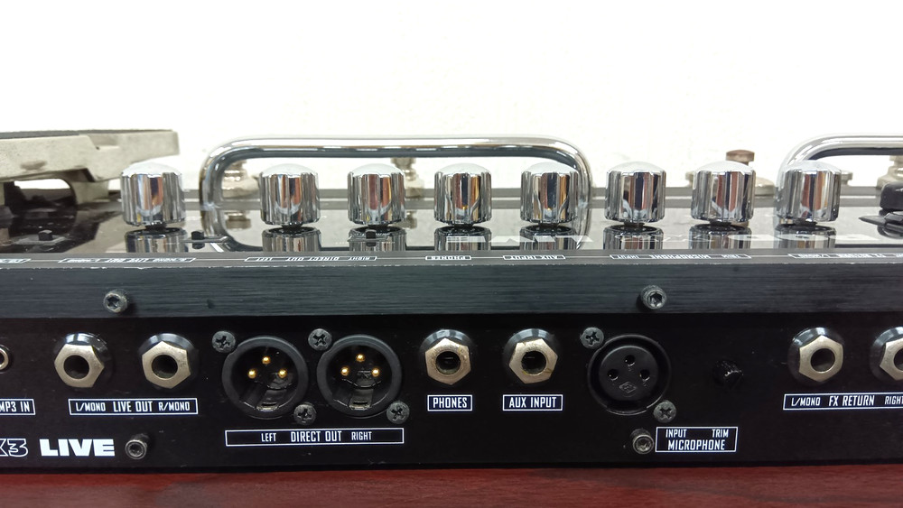 Line 6 POD X3 Live Multi-Effects Processor Guitar Pedalboard Cleaned Tested used