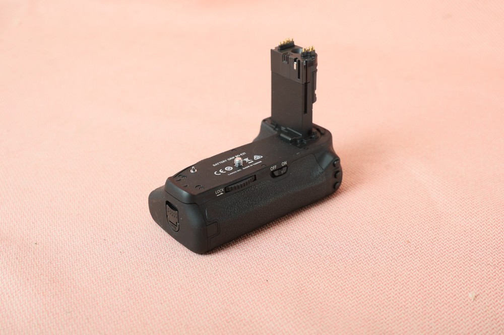 Canon BG-E21 Battery Grip for EOS 6D Mark II