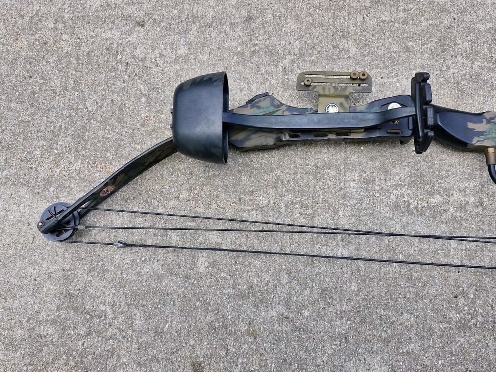 PSE Compound Bow Game Sport series Lightning-Flite 2