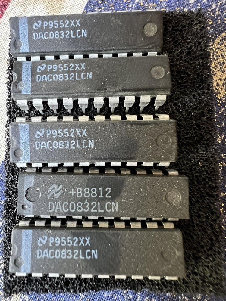 **  QUANTITY 1  **  DAC0832LCN