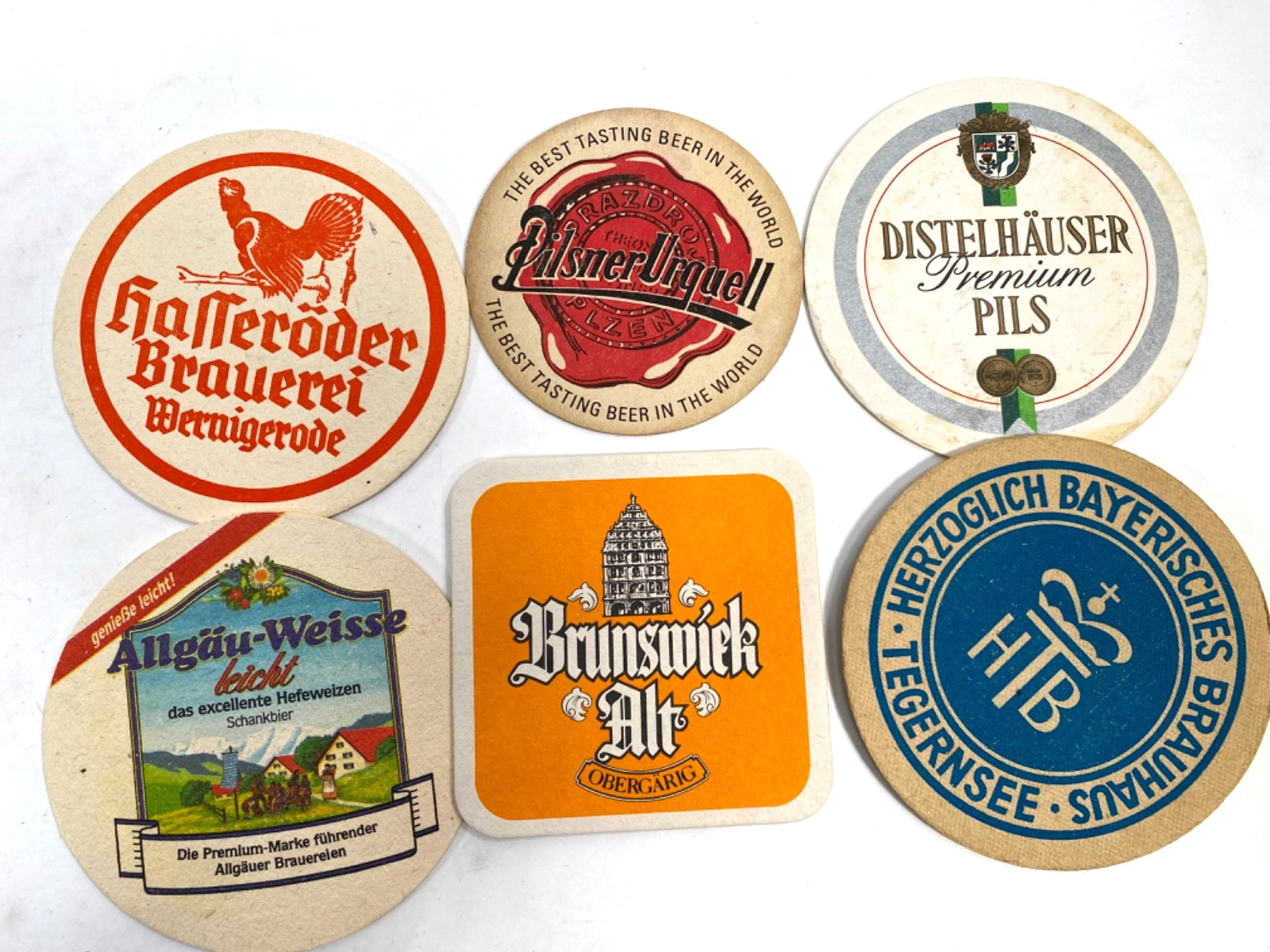 BEER COASTERS - GIANT LOT OF 550+ American, German & Microbrewery Beers COLORFUL