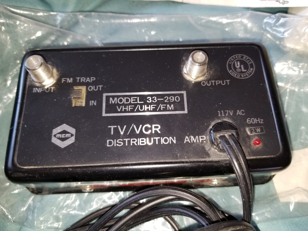 MCM Model 33-290 UHF VHF FM Amplifier Distribution Amp in Box