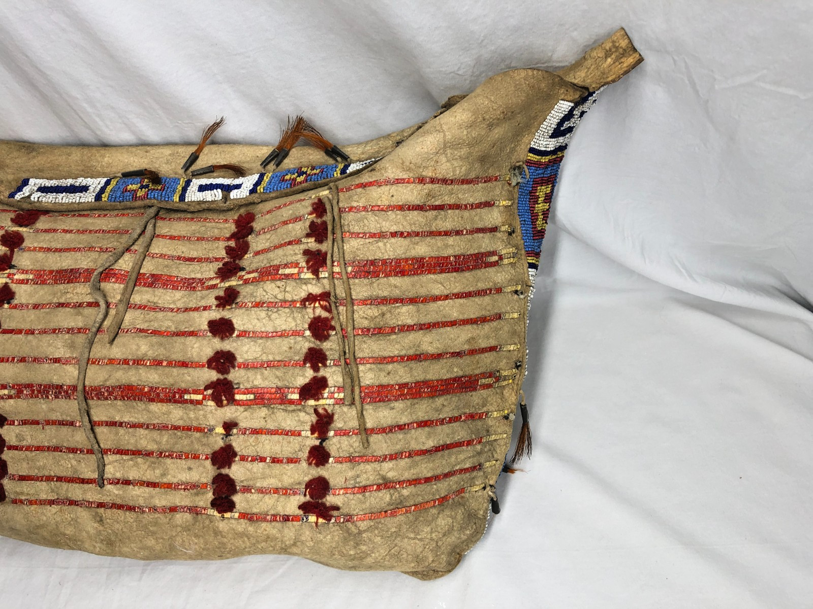 ANTIQUE LATE 1800'S SIOUX TEEPEE BAG OR SADDLE BAG W/ QUILL & BEADED DECORATIONS