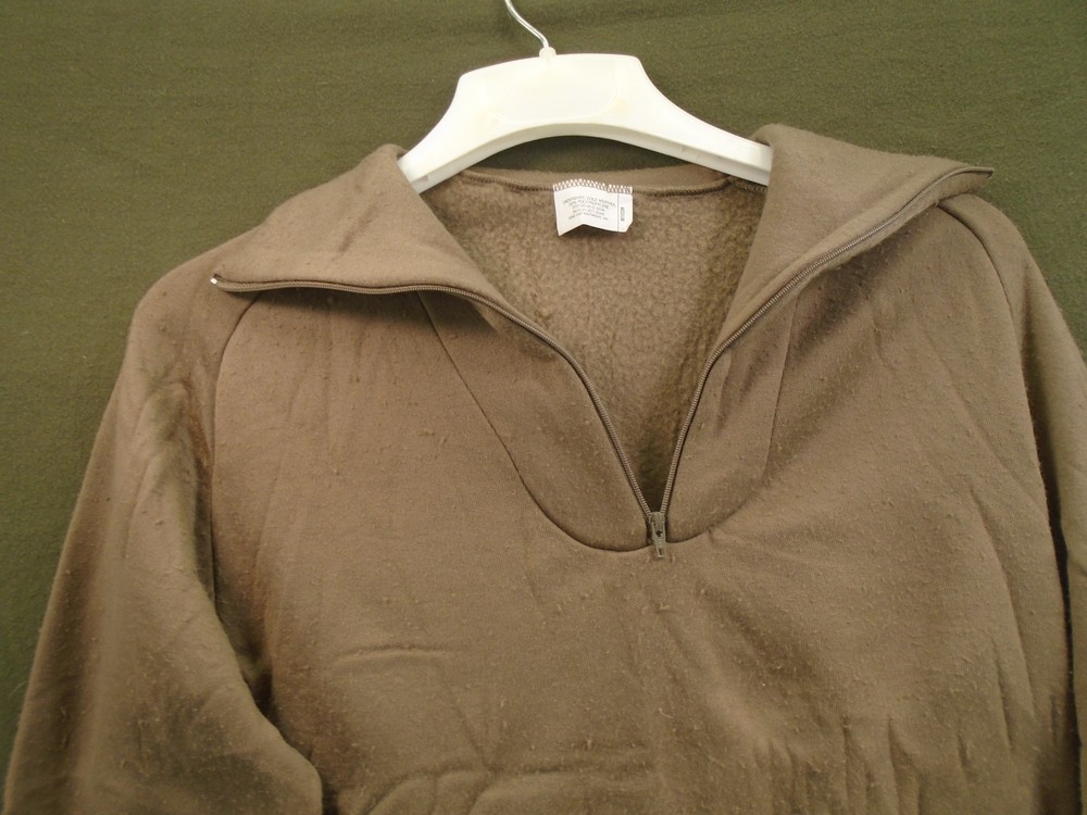US Military Army Polypropylene Cold Weather Undershirt Shirt Medium 2002 295-E