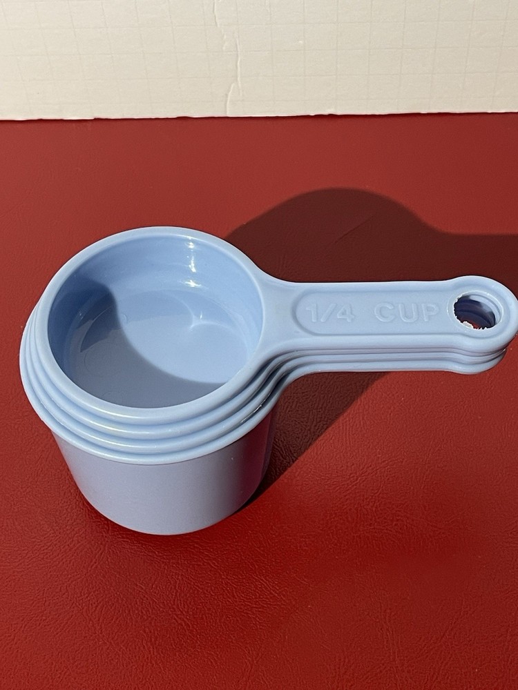 Vintage Rubbermaid Measuring Cups Blue Nesting 4 Pc Set 8315