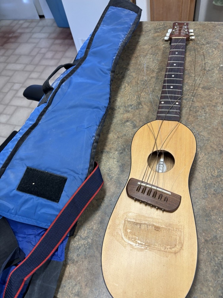 Early Winter 34” Guitar Mandolin? w/soft Case & strap