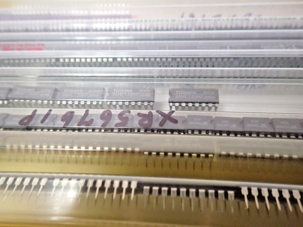 3.5 LBS ASSORTED INTEGRATED CIRCUITS / IC'S VARIOUS MANUFACTURERS!!