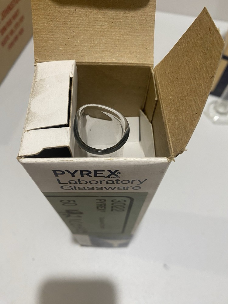 Pyrex 3022-1000 250mL Graduated Cylinder Hexagonal Base