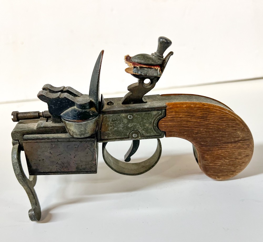 Dunhill Flintlock Pistol Table Lighter