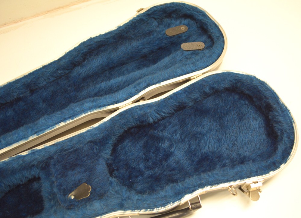 USED SKB 1/2 SIZE VIOLIN CASE