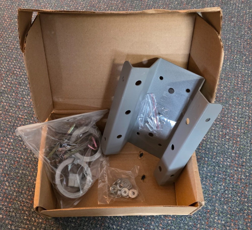 Winegard Kit DS-5002 Satellite Dish CHIMNEY MOUNT Bracket Adaptor