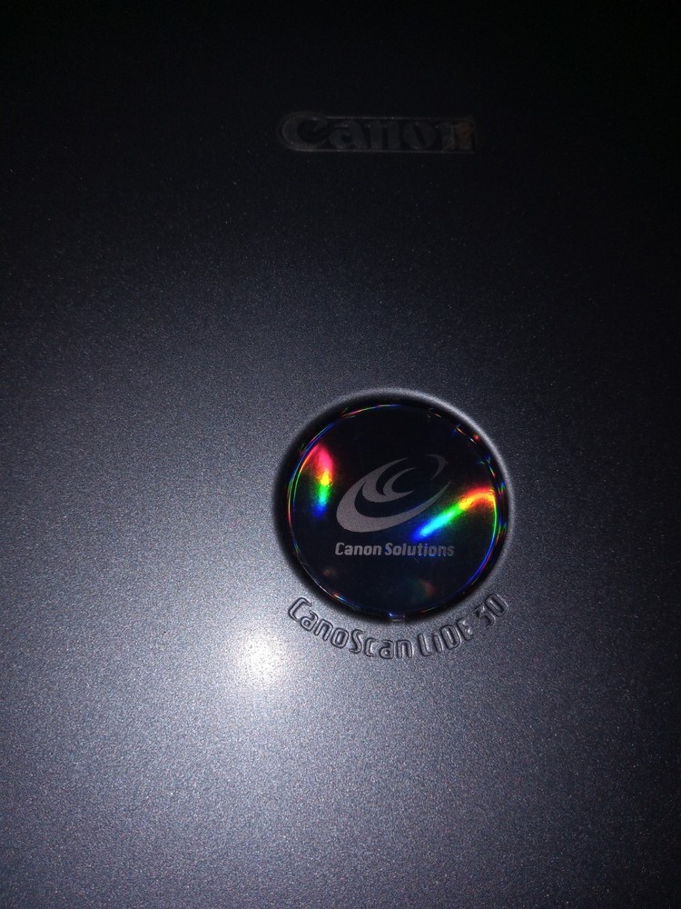 CANON "CanoScan LiDe 20" USB Flatbed Scanner • Cord • Stand • Disc *UNTESTED*