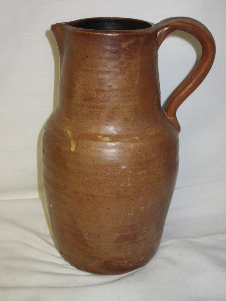 Handmade Pottery Vase LOVELY signed (GR).