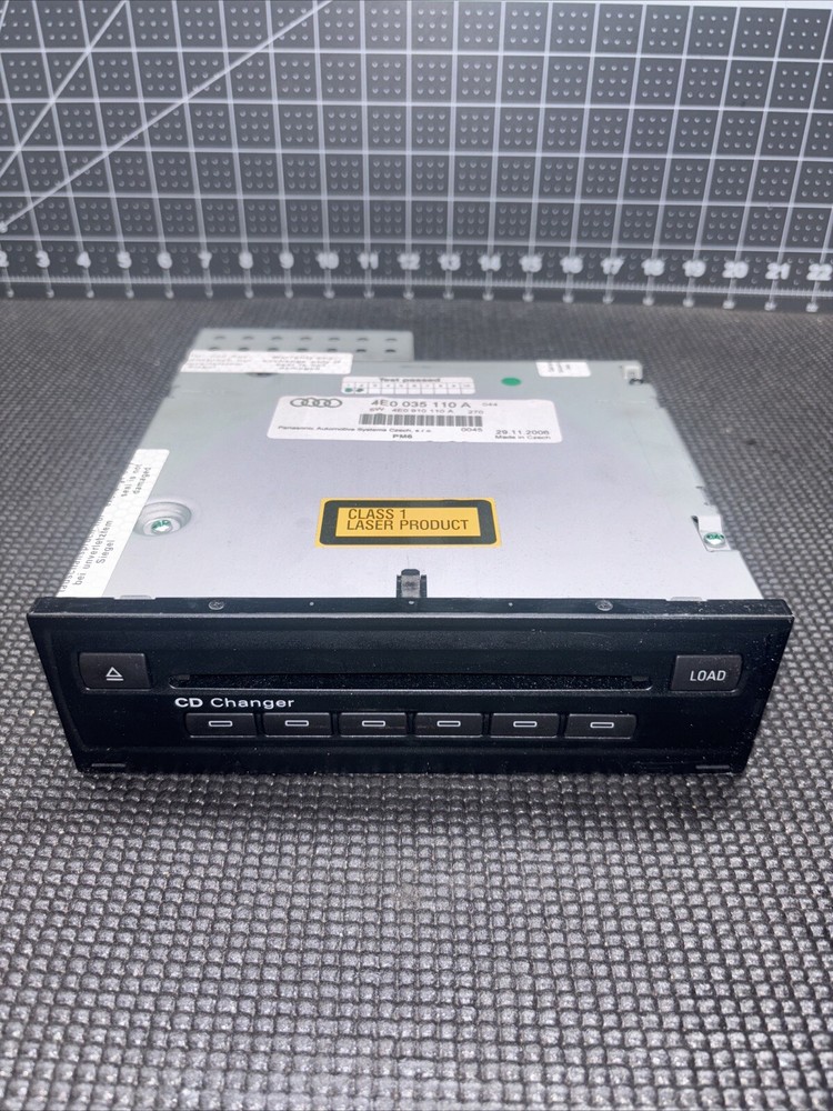 2009-2011 AUDI A5 - 6 DISC CD Changer 4E0035110A