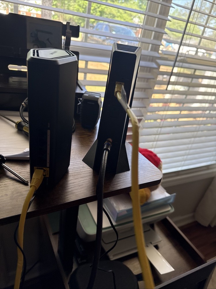 NETGEAR CM3000 Nighthawk High-Speed Cable Modem + NETGEAR Nighthawk Router