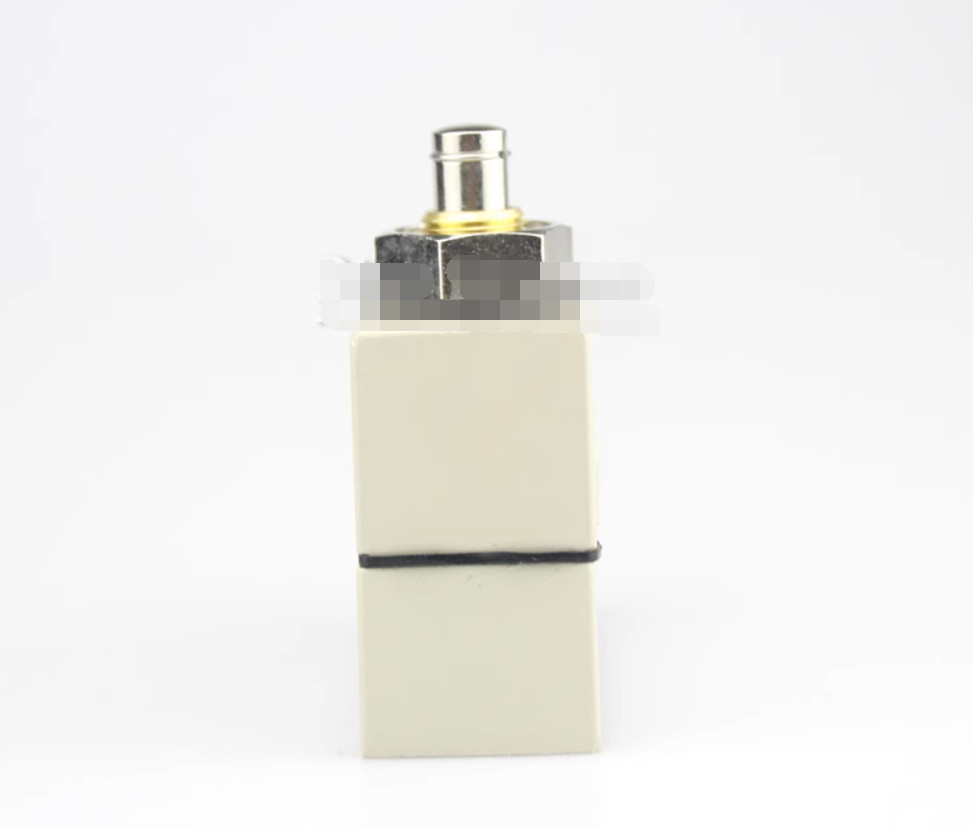 1PC NEW OMRON Limit switch ZE-Q-2 #LL